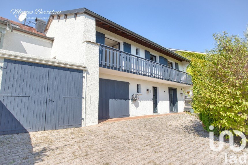 Maison de village 6 pièces de 142 m² à Divonne-les-Bains (01220)