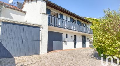 Village house 6 rooms of 142 m² in Divonne-les-Bains (01220)