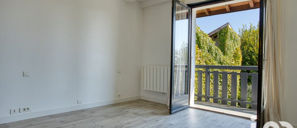 Maison de village 6 pièces de 142 m² à Divonne-les-Bains (01220)