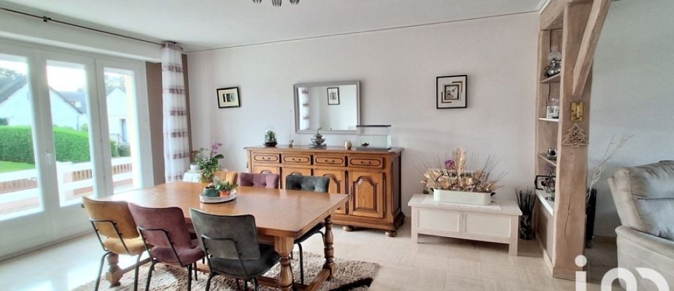 Traditional house 7 rooms of 165 m² in Bailleau-le-Pin (28120)