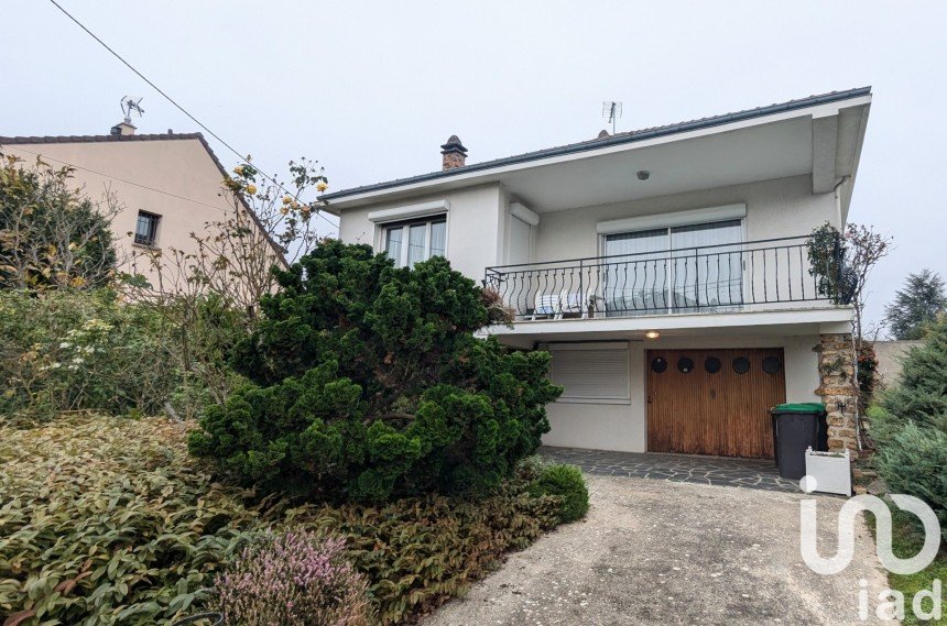 House 5 rooms of 104 m² in Sainte-Geneviève-des-Bois (91700)