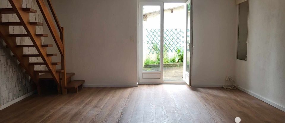 House 4 rooms of 85 m² in Fontenay-le-Comte (85200)