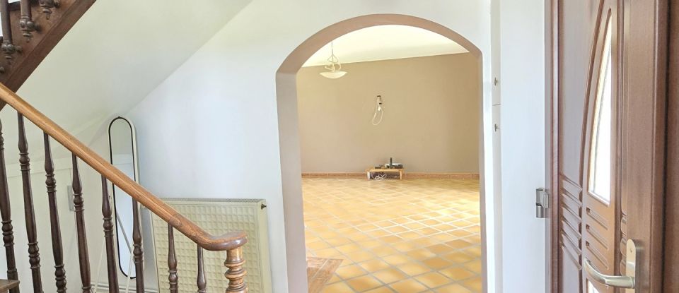 Traditional house 5 rooms of 142 m² in Ibos (65420)