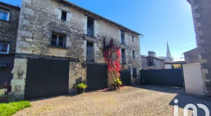 House 9 rooms of 326 m² in Mirebeau (86110)