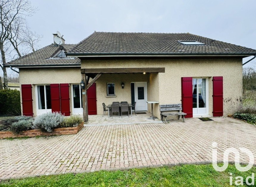 House 8 rooms of 185 m² in Sommesous (51320)