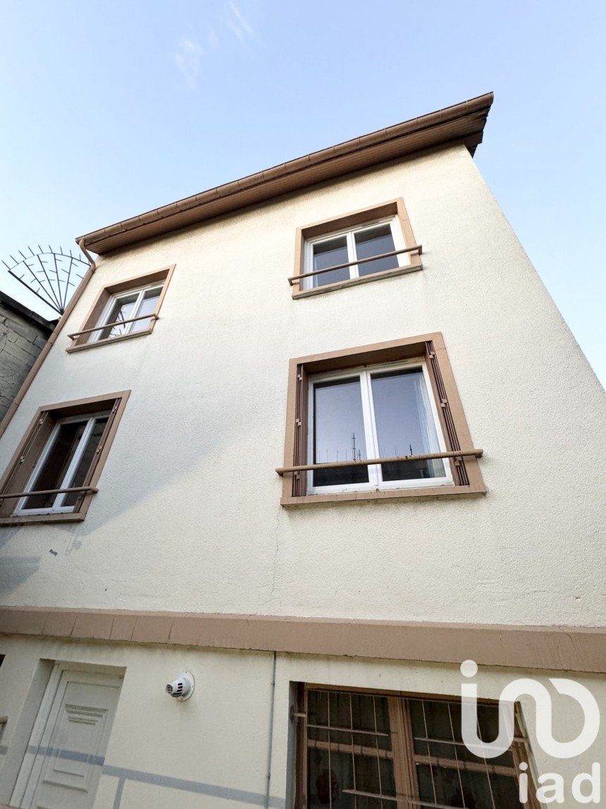 Maison traditionnelle 8 pièces de 123 m² à Bobigny (93000)