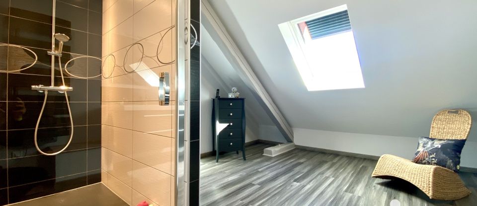 Maison 10 pièces de 187 m² à Plaine-de-Walsch (57870)