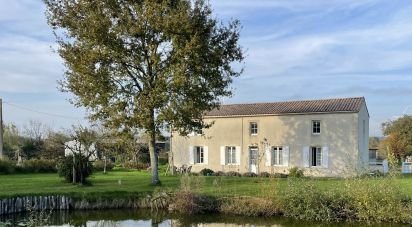 Country house 5 rooms of 117 m² in Saint-Laurs (79160)