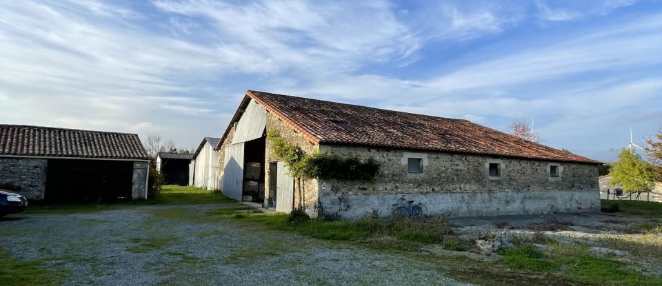 Maison de campagne 5 pièces de 117 m² à Saint-Laurs (79160)