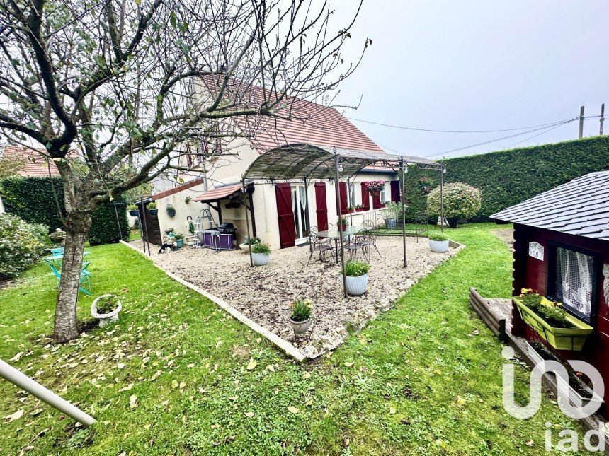 Traditional house 5 rooms of 95 m² in Monnerville (91930)