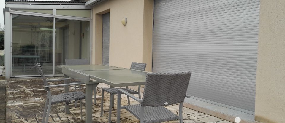 Maison 5 pièces de 203 m² à Montreuil-Bellay (49260)