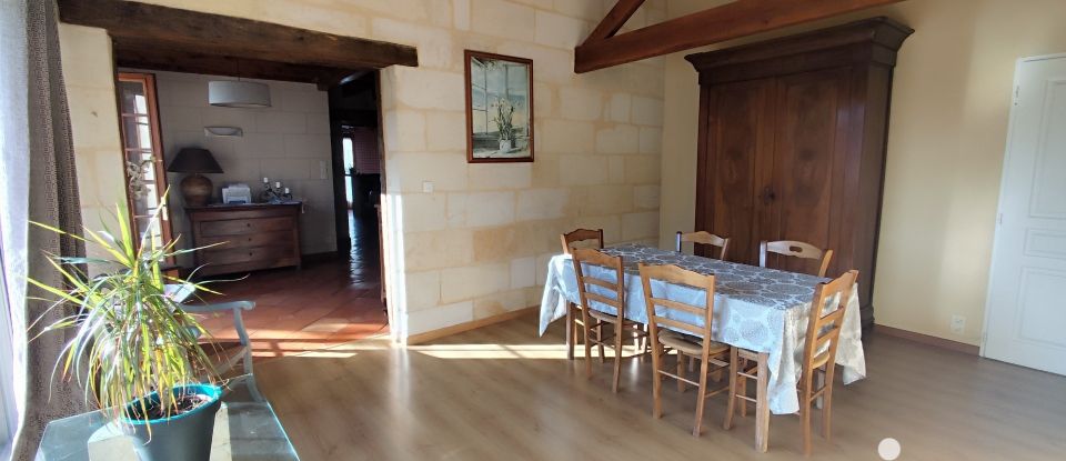 House 6 rooms of 195 m² in Lussac (33570)