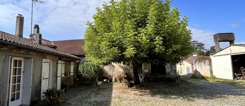 Village house 5 rooms of 135 m² in Soussac (33790)