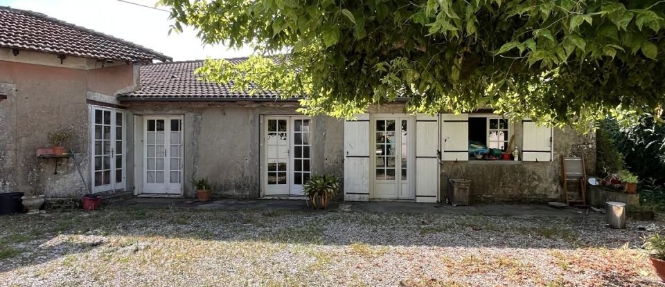 Village house 5 rooms of 135 m² in Soussac (33790)