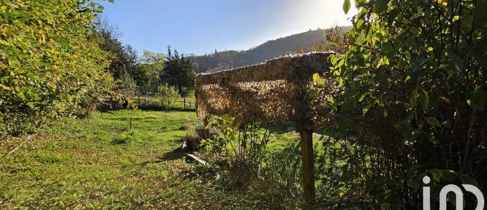 Maison de campagne 4 pièces de 75 m² à Cussy-en-Morvan (71550)