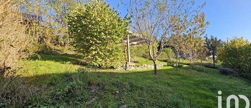 Maison de campagne 4 pièces de 75 m² à Cussy-en-Morvan (71550)