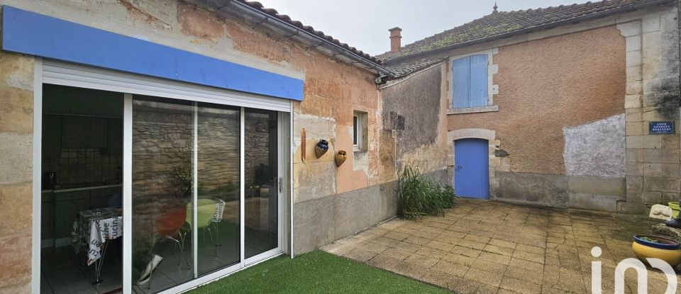 Maison 6 pièces de 183 m² à Jarnac (16200)