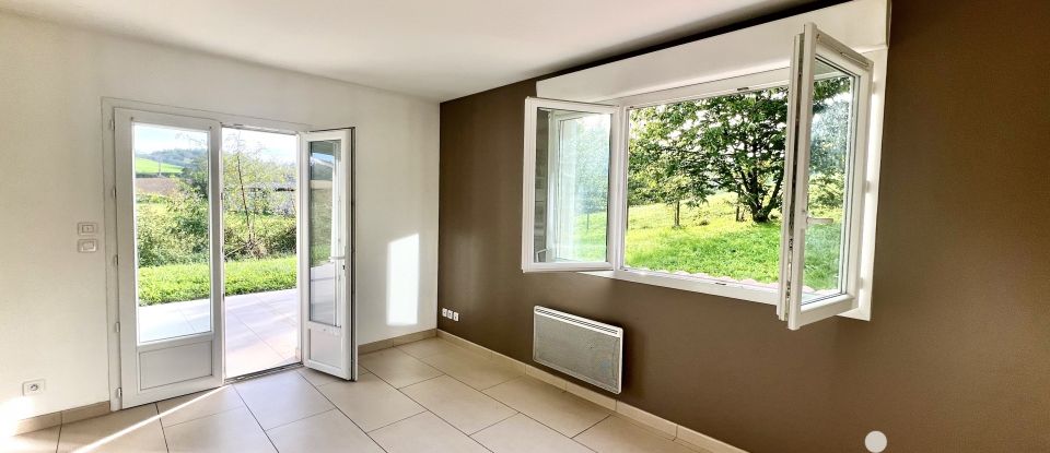 House 5 rooms of 130 m² in Saint-Jean-le-Vieux (64220)