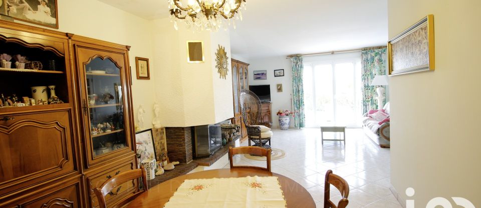 Traditional house 5 rooms of 120 m² in Ézy-sur-Eure (27530)