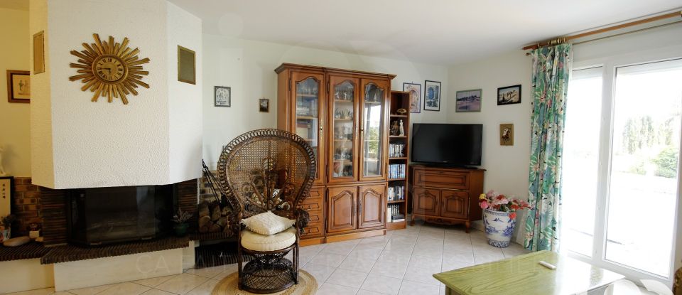 Traditional house 5 rooms of 120 m² in Ézy-sur-Eure (27530)