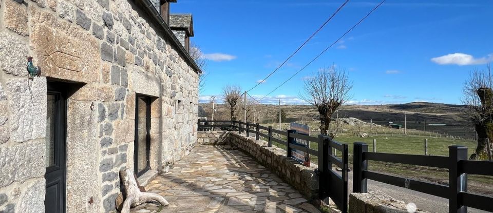 Traditional house 7 rooms of 150 m² in Saint-Urcize (15110)