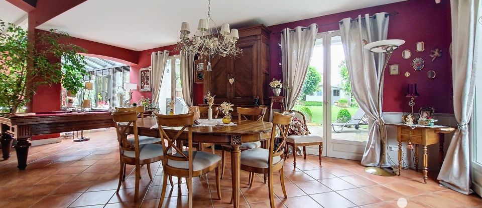 House 11 rooms of 300 m² in Fains-Véel (55000)