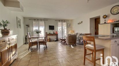 House 8 rooms of 206 m² in Aurel (84390)