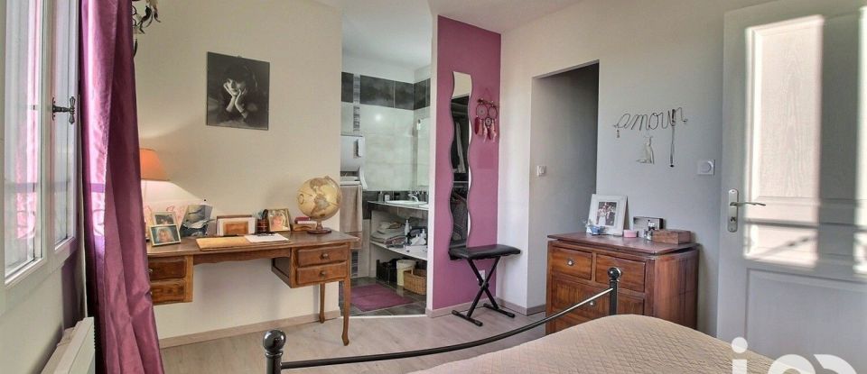 Maison 8 pièces de 206 m² à Aurel (84390)