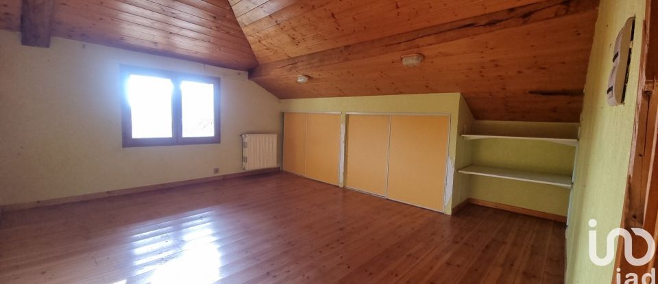 Farm 9 rooms of 270 m² in Saint-Martin-le-Châtel (01310)