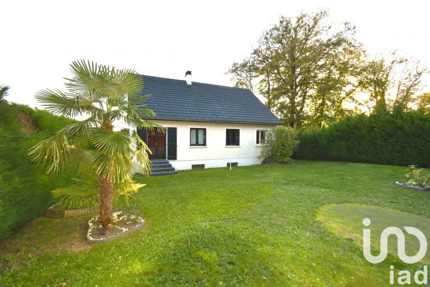 Traditional house 6 rooms of 110 m² in Bruyères-le-Châtel (91680)