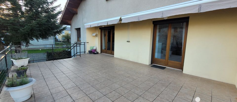 House 5 rooms of 187 m² in Fraisses (42490)