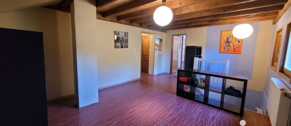 Maison 5 pièces de 187 m² à Fraisses (42490)