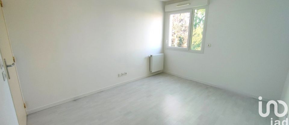 Apartment 3 rooms of 58 m² in Saint-Priest (69800)