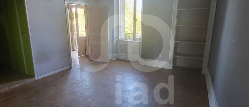 Apartment 4 rooms of 92 m² in Saint-Éloy-les-Mines (63700)