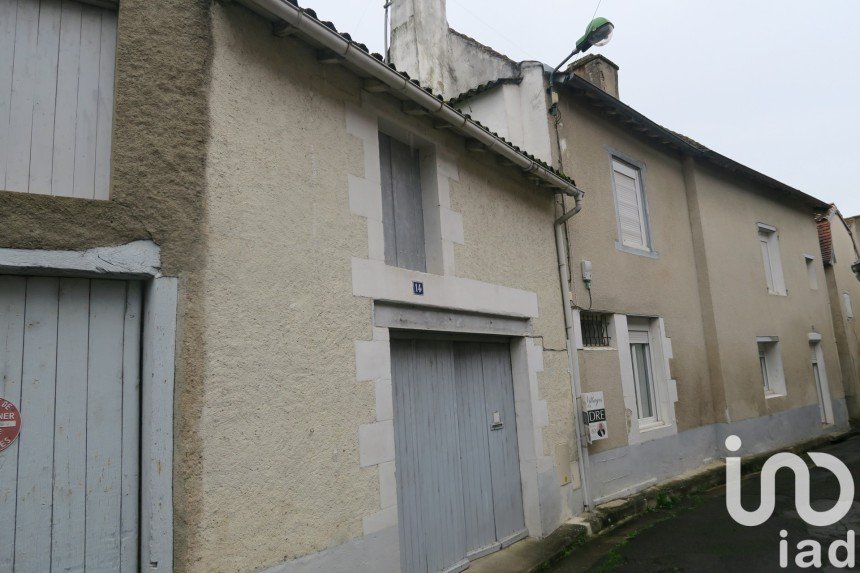 Village house 6 rooms of 97 m² in Montmorillon (86500)