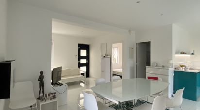 House 4 rooms of 95 m² in Fréjus (83370)