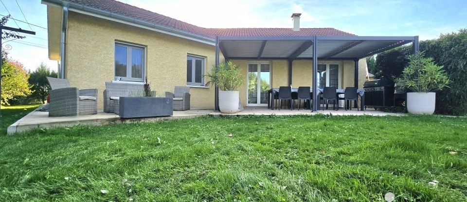 Maison 4 pièces de 102 m² à Faverges-de-la-Tour (38110)