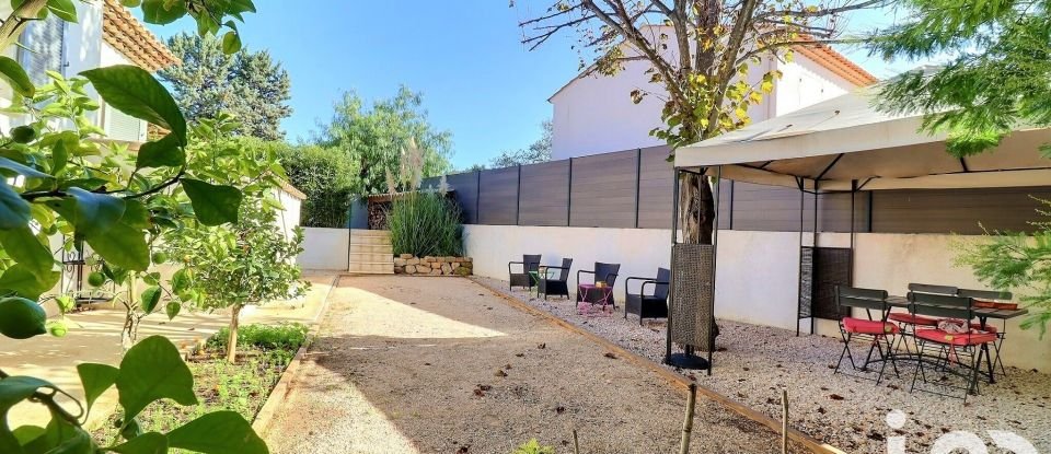 House 5 rooms of 208 m² in Marseille (13013)