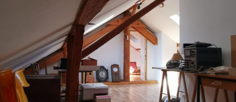 Maison de campagne 7 pièces de 180 m² à - (01260)