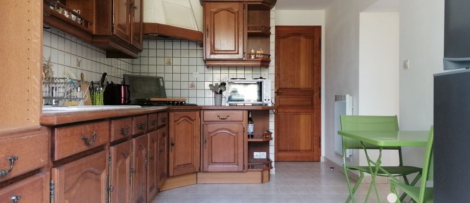 House 4 rooms of 82 m² in Ligré (37500)