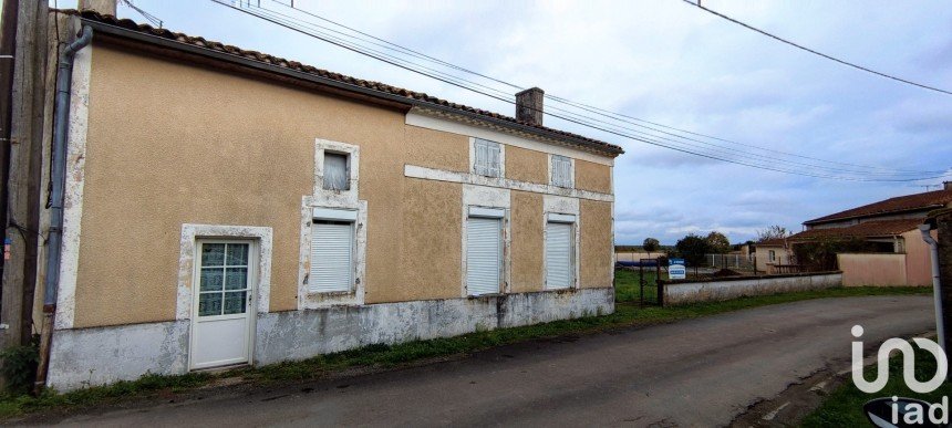 Village house 4 rooms of 102 m² in Le Seure (17770)