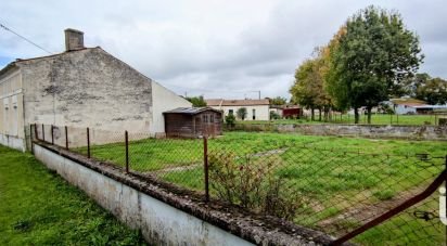 Maison de village 4 pièces de 102 m² à Le Seure (17770)