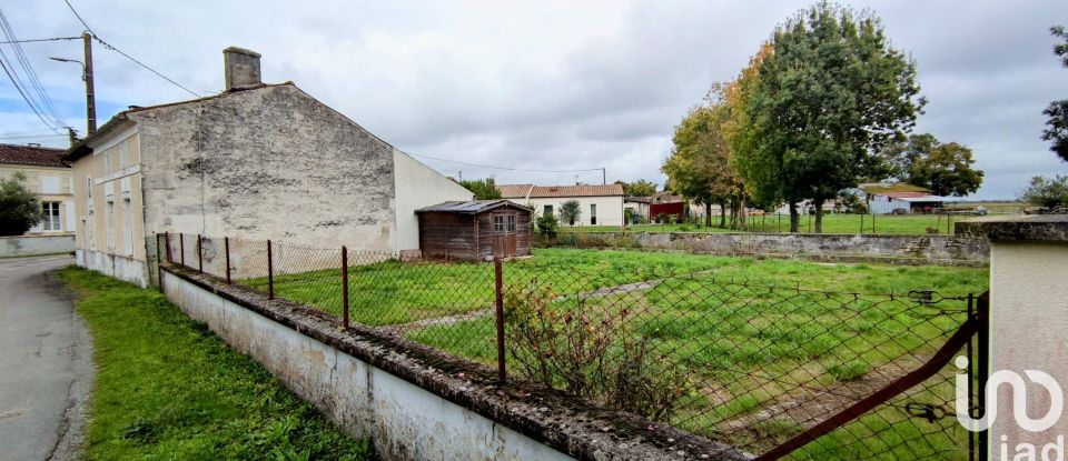 Village house 4 rooms of 102 m² in Le Seure (17770)