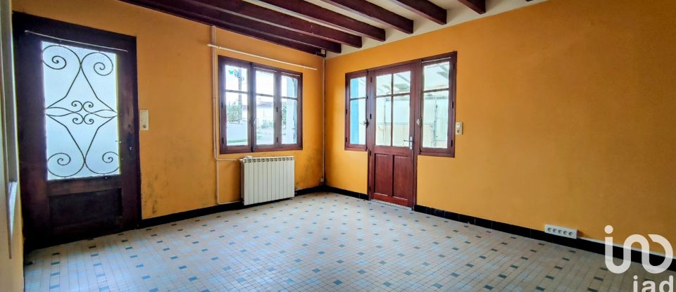 Village house 4 rooms of 102 m² in Le Seure (17770)