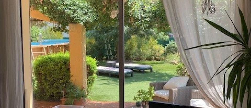 House 5 rooms of 87 m² in Hyères (83400)