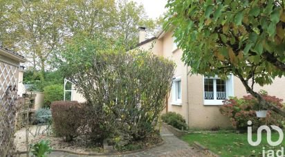 Maison traditionnelle 5 pièces de 105 m² à Savigny-le-Temple (77176)