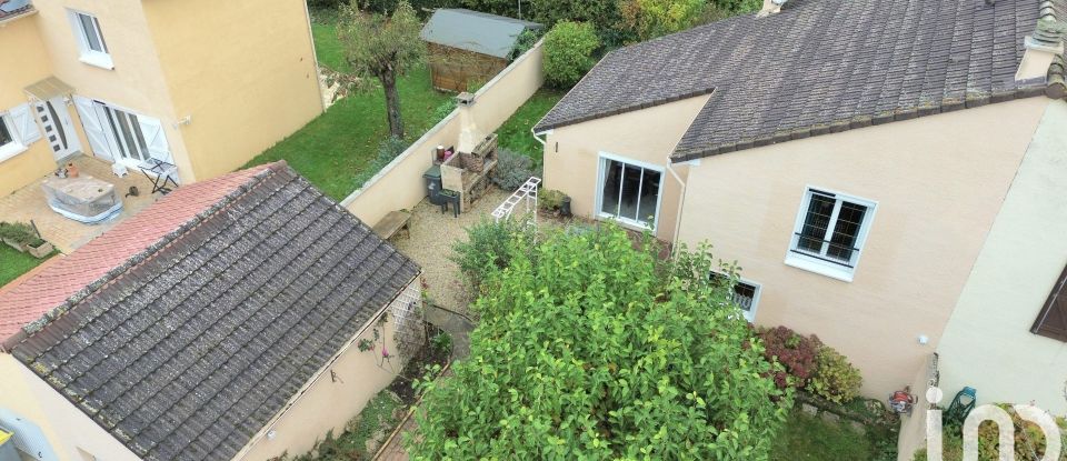 Maison traditionnelle 5 pièces de 105 m² à Savigny-le-Temple (77176)