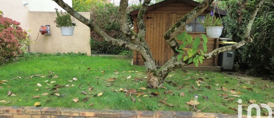 Maison traditionnelle 5 pièces de 105 m² à Savigny-le-Temple (77176)