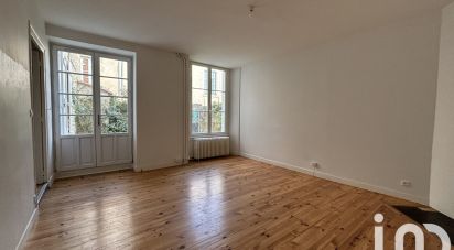 Townhouse 6 rooms of 129 m² in Fontenay-le-Comte (85200)