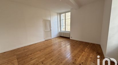 Townhouse 6 rooms of 129 m² in Fontenay-le-Comte (85200)